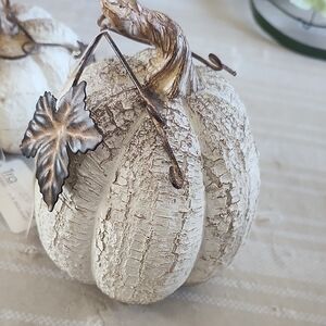 Vintage-Inspired Cream Pumpkin Decor